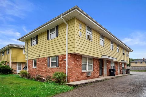 Photo of 10517 W Donna Dr, Milwaukee, WI 53224 (MLS # 1882119)