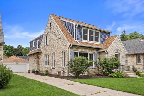 Photo of 2945 N 69th St, Milwaukee, WI 53210 (MLS # 1971051)
