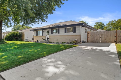 Photo of 1652 19th Ave, Kenosha, WI 53140 (MLS # 1983111)