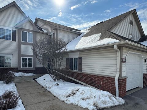 Photo of 550 Pewaukee Rd, Pewaukee, WI 53072 (MLS # 1950224)