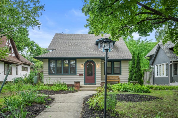2181 N 53RD ST, MILWAUKEE, WI 53208 - Image dfb58b76b5ae264dc364fcd0825b3d56/3123879792