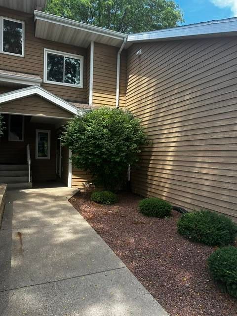 Photo of 109 Creek Edge Ct, Waunakee, WI 53597 (MLS # 1971177)