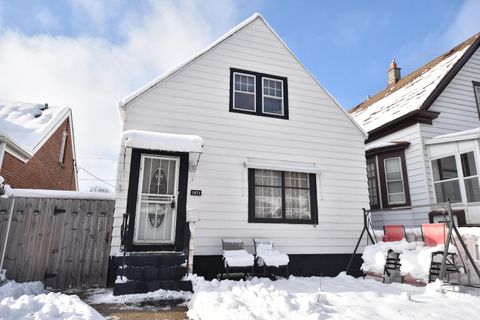 Photo of 1971 S 32nd St, Milwaukee, WI 53215 (MLS # 1944406)