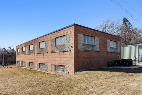 Photo of 1200 La Salle Ct, Lake Geneva, WI 53147 (MLS # 1963173)