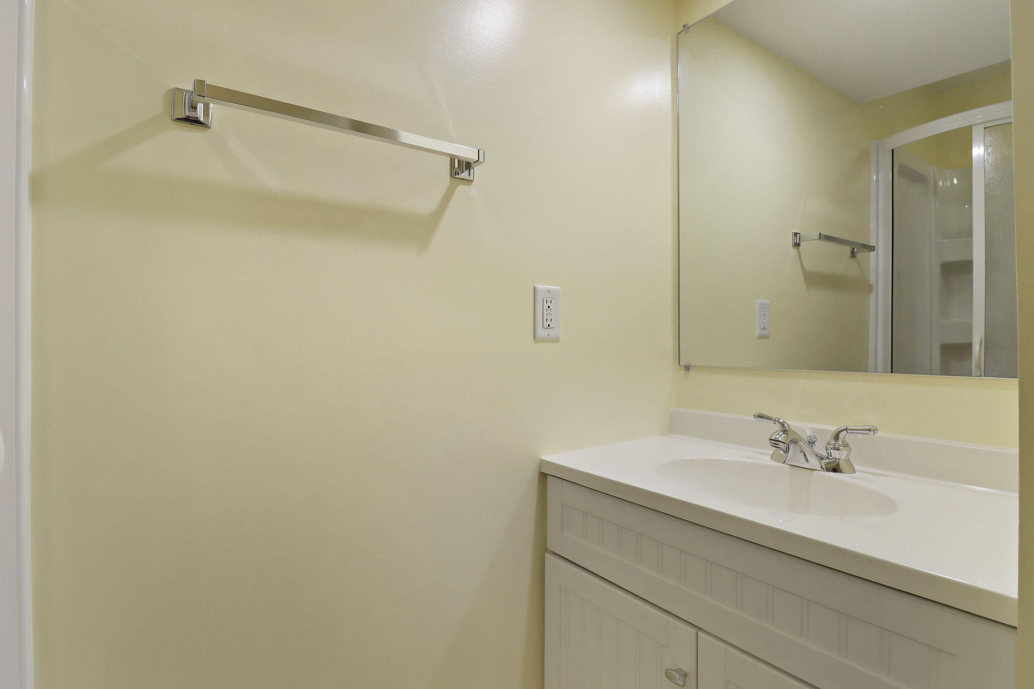 Kenosha, Wisconsin 53140, United States, 3 Bedrooms Bedrooms, ,4 BathroomsBathrooms,Residential,Active,158603