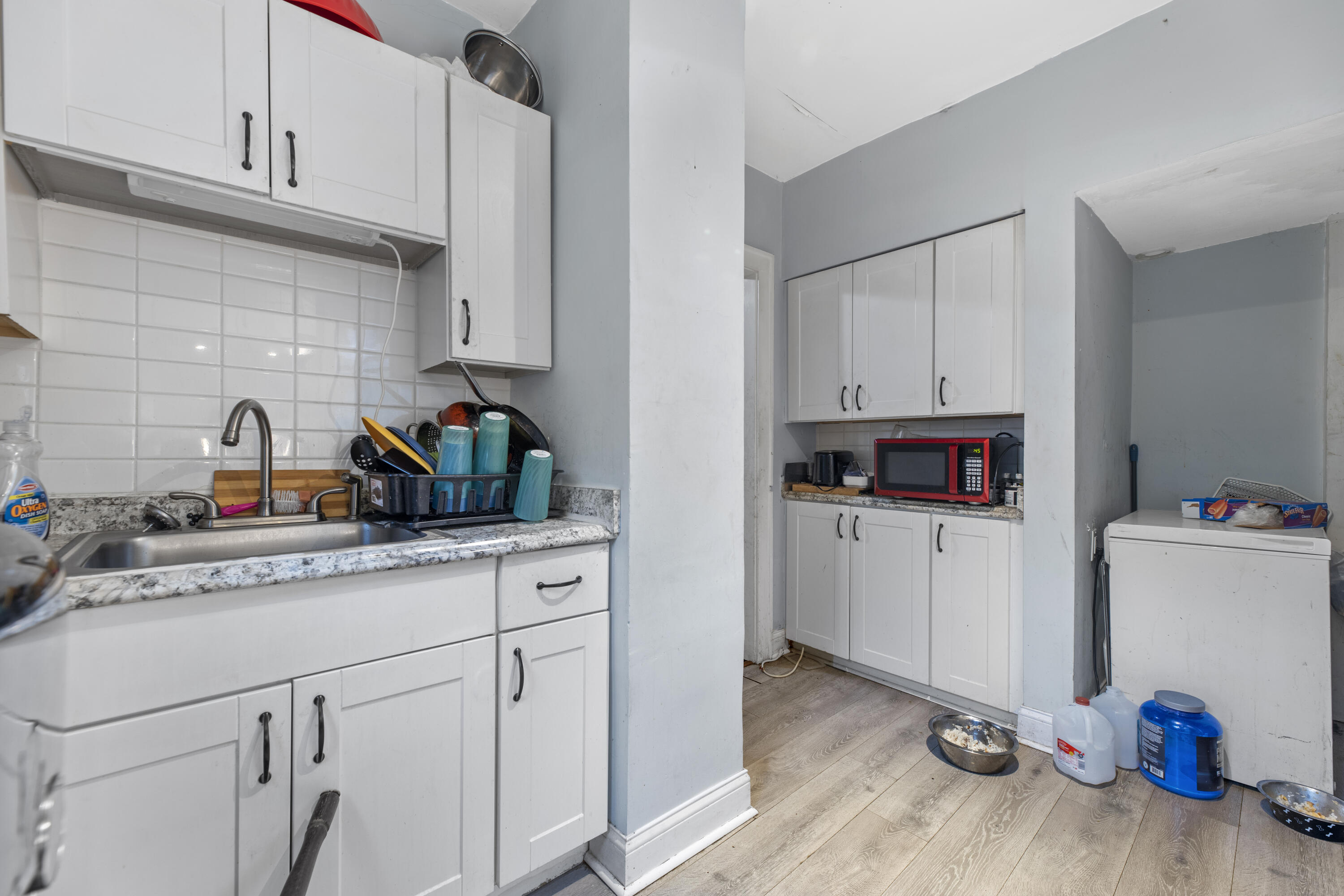 Milwaukee, Wisconsin 53210, United States, 2 Bedrooms Bedrooms, ,1 BathroomBathrooms,Residential,Active,161926