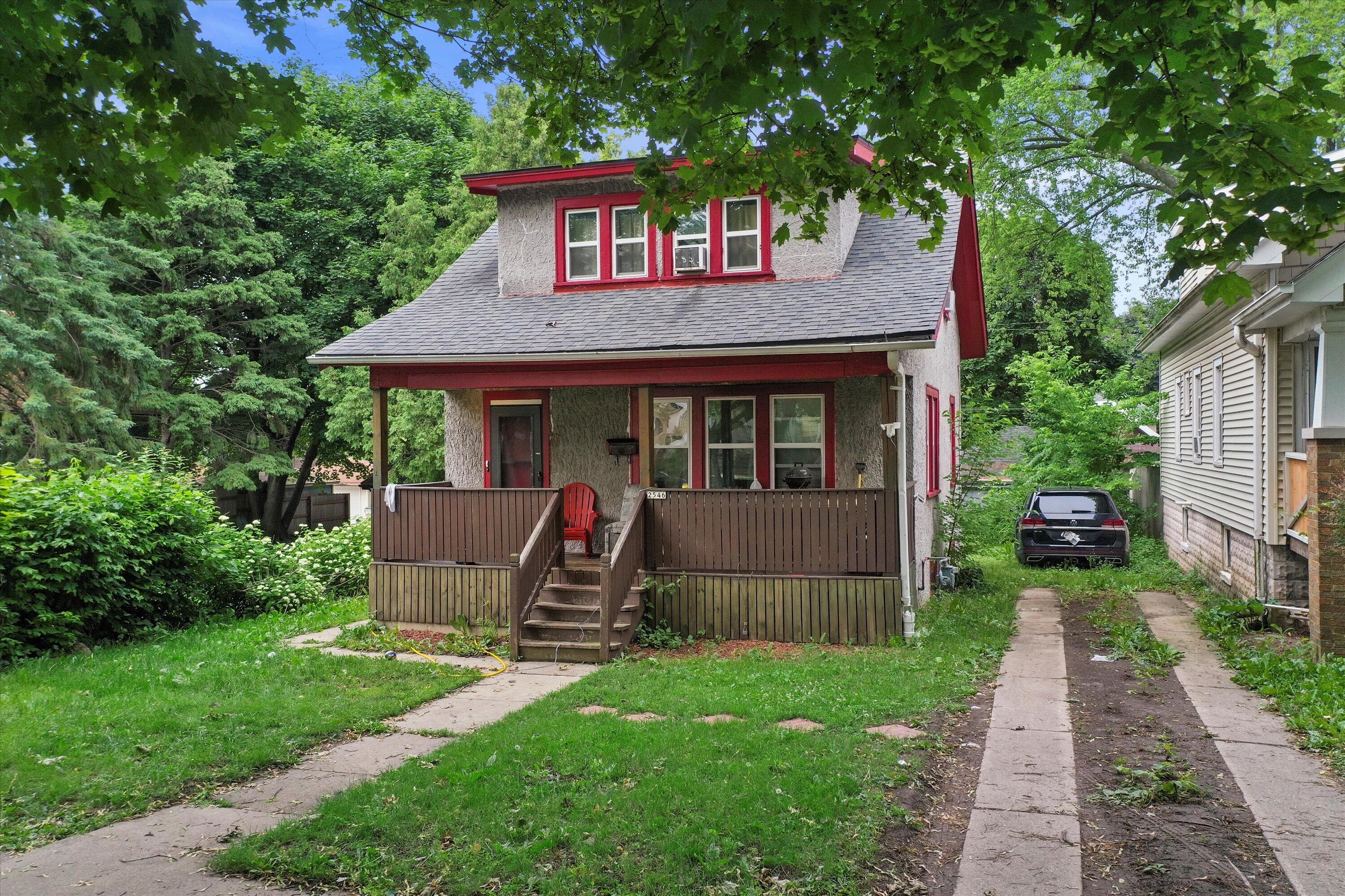 Milwaukee, Wisconsin 53210, United States, 2 Bedrooms Bedrooms, ,1 BathroomBathrooms,Residential,Active,161926