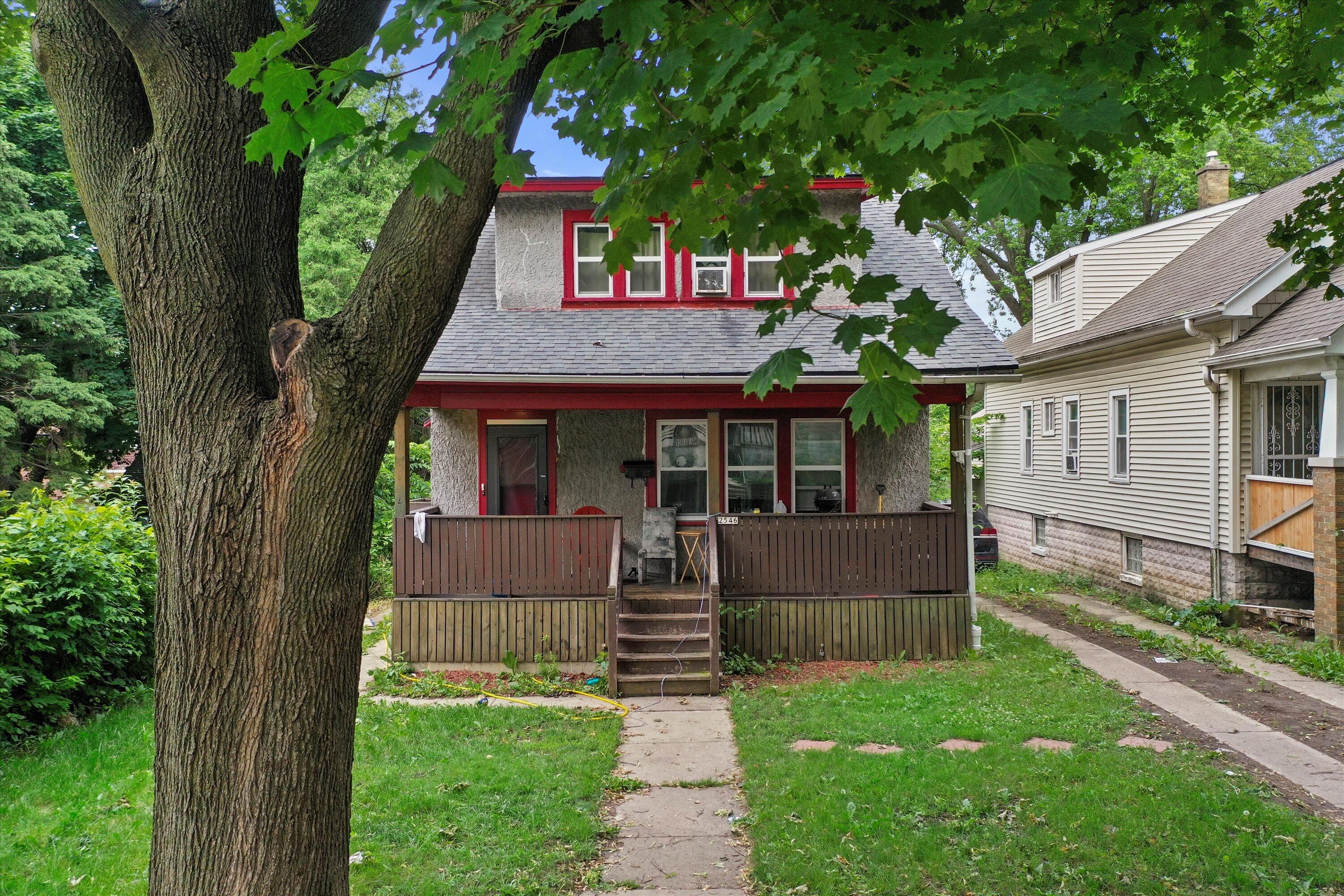Milwaukee, Wisconsin 53210, United States, 2 Bedrooms Bedrooms, ,1 BathroomBathrooms,Residential,Active,161926