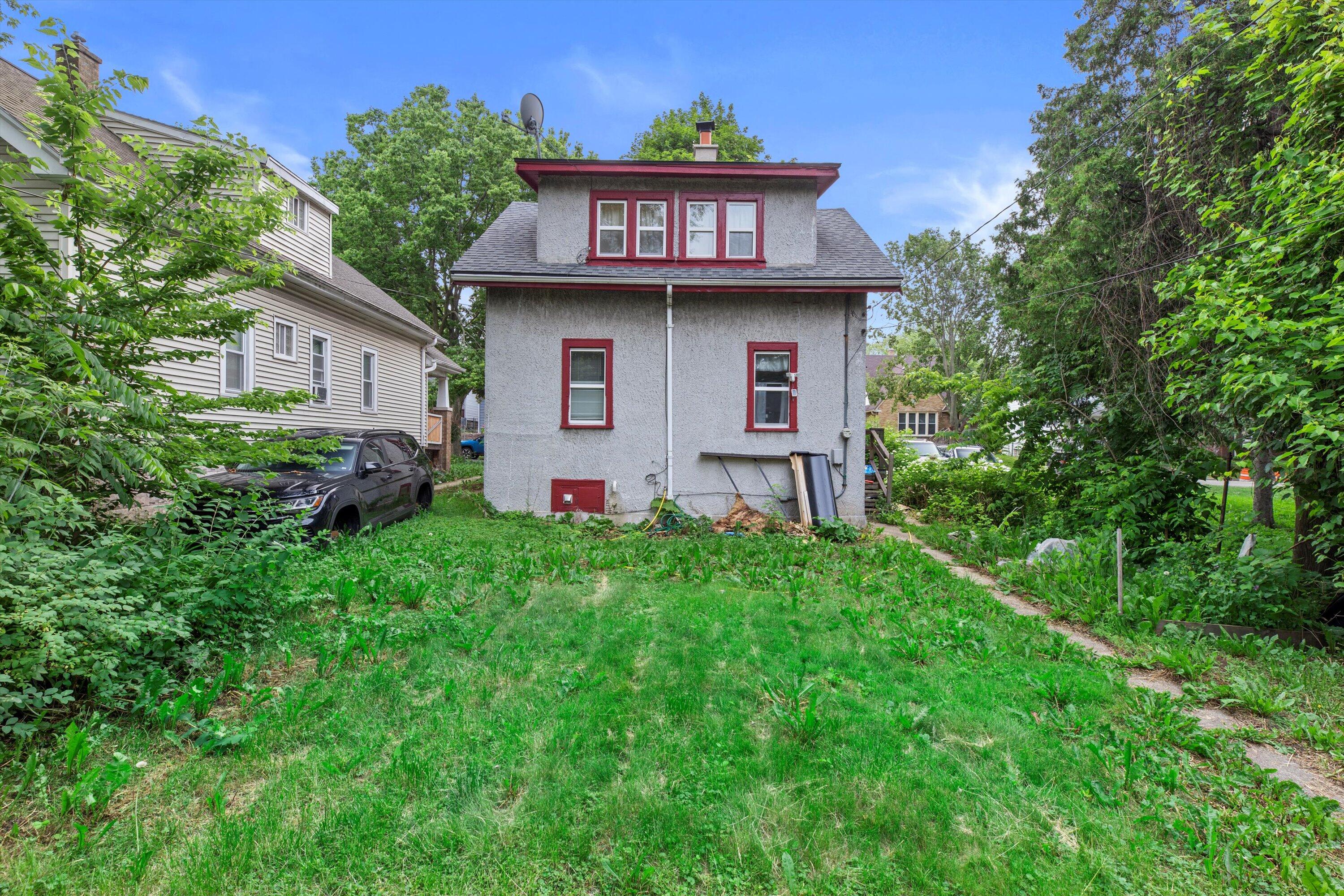 Milwaukee, Wisconsin 53210, United States, 2 Bedrooms Bedrooms, ,1 BathroomBathrooms,Residential,Active,161926