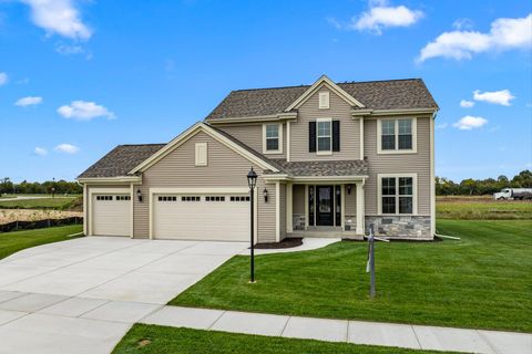 Photo of 2696 Mapleton Ave, East Troy, WI 53120 (MLS # 1940810) Photo of 2696 Mapleton Ave, East Troy, WI 53120 (MLS # 1940810)