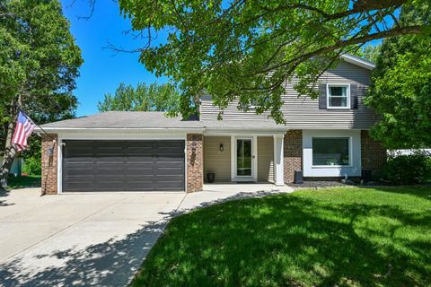Photo of 14390 W Wilbur Dr, New Berlin, WI 53151 (MLS # 1964256)