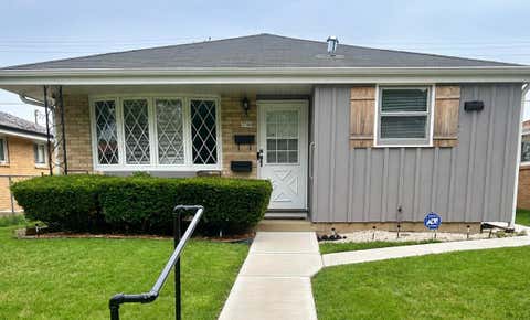 Photo of 5740 N 98th St, Milwaukee, WI 53225 (MLS # 1975592)