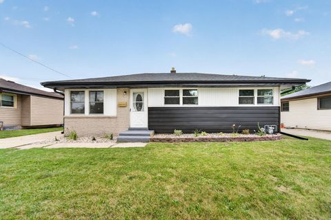 Photo of 2702 Loraine Ave, Racine, WI 53404 (MLS # 1971104)