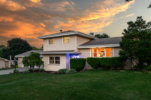 Photo of 21485 Belgren Rd, Brookfield, WI 53186 (MLS # 1967938)