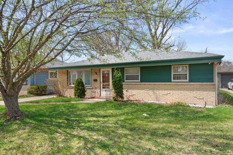 4837 S 22nd Pl, Milwaukee, WI 53221 - #: 1915137