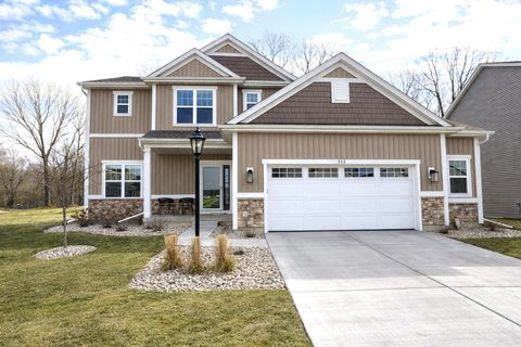 Photo of 532 Wild Oak Rd, Hartland, WI 53029 (MLS # 1955029)