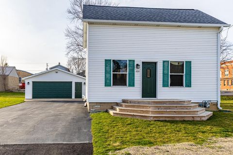Photo of 200 Garfield Ave, Reeseville, WI 53579 (MLS # 1963629)