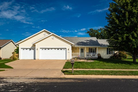 Photo of 1903 Fauna St, Holmen, WI 54636 (MLS # 1979833)