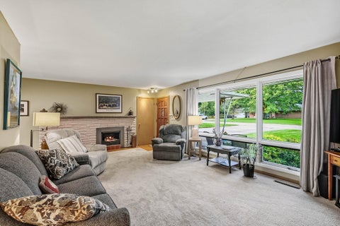 Photo of 219 Heidel Rd, Thiensville, WI 53092 (MLS # 1983124)