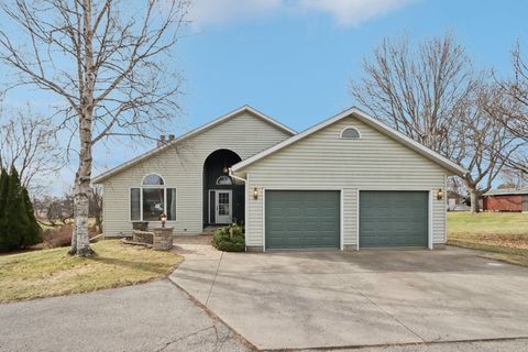 Photo of 620 E Ogden St, Jefferson, WI 53549 (MLS # 1955266)