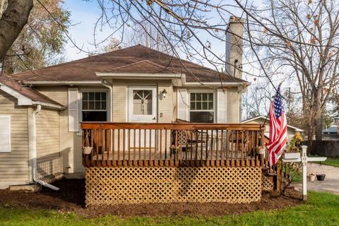 Photo of 193 Williams St, Williams Bay, WI 53191 (MLS # 1952775)