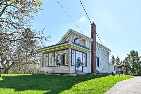 Photo of S51W30943 Old Village Rd, Genesee, WI 53149 (MLS # 1958803)