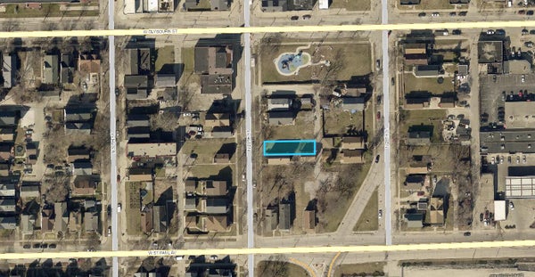 424 N 29TH ST, MILWAUKEE, WI 53208 - Image e0fa779fc29d9d194f1d1bb04bc0c8d1/2801949642