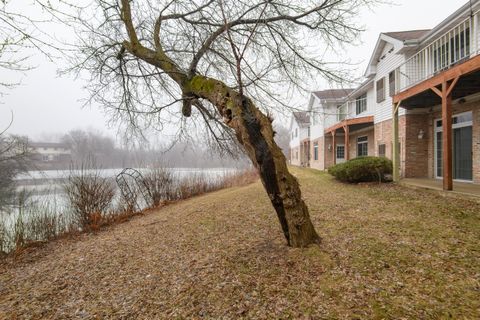 Photo of 16484 W Crown Ct E, Germantown, WI 53022 (MLS # 1952713)