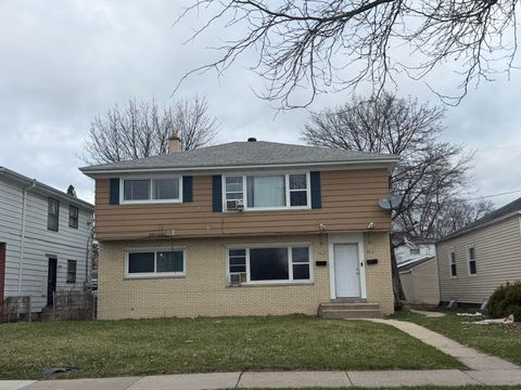 Photo of 4812 W HAMPTON Ave, Milwaukee, WI 53218 (MLS # 1957832)