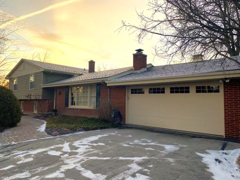 Photo of 2709 W Hickory Ln, Mequon, WI 53092 (MLS # 1903261)