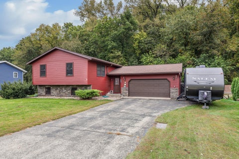 Photo of 703 Evergreen Dr, Holmen, WI 54636 (MLS # 1982551)