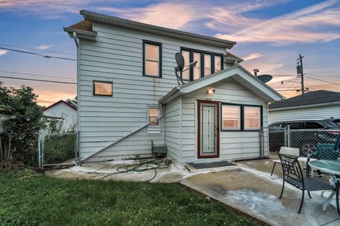 Photo of 3222 S 11th St, Milwaukee, WI 53215 (MLS # 1941390)