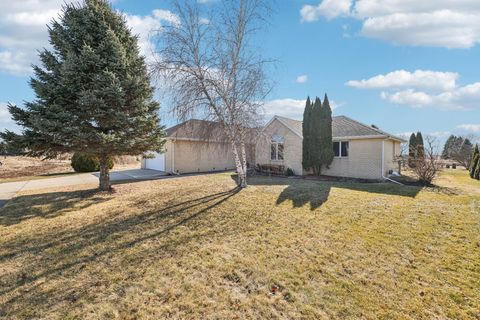 Photo of 551 Winter Dr, Walworth, WI 53184 (MLS # 1952363)