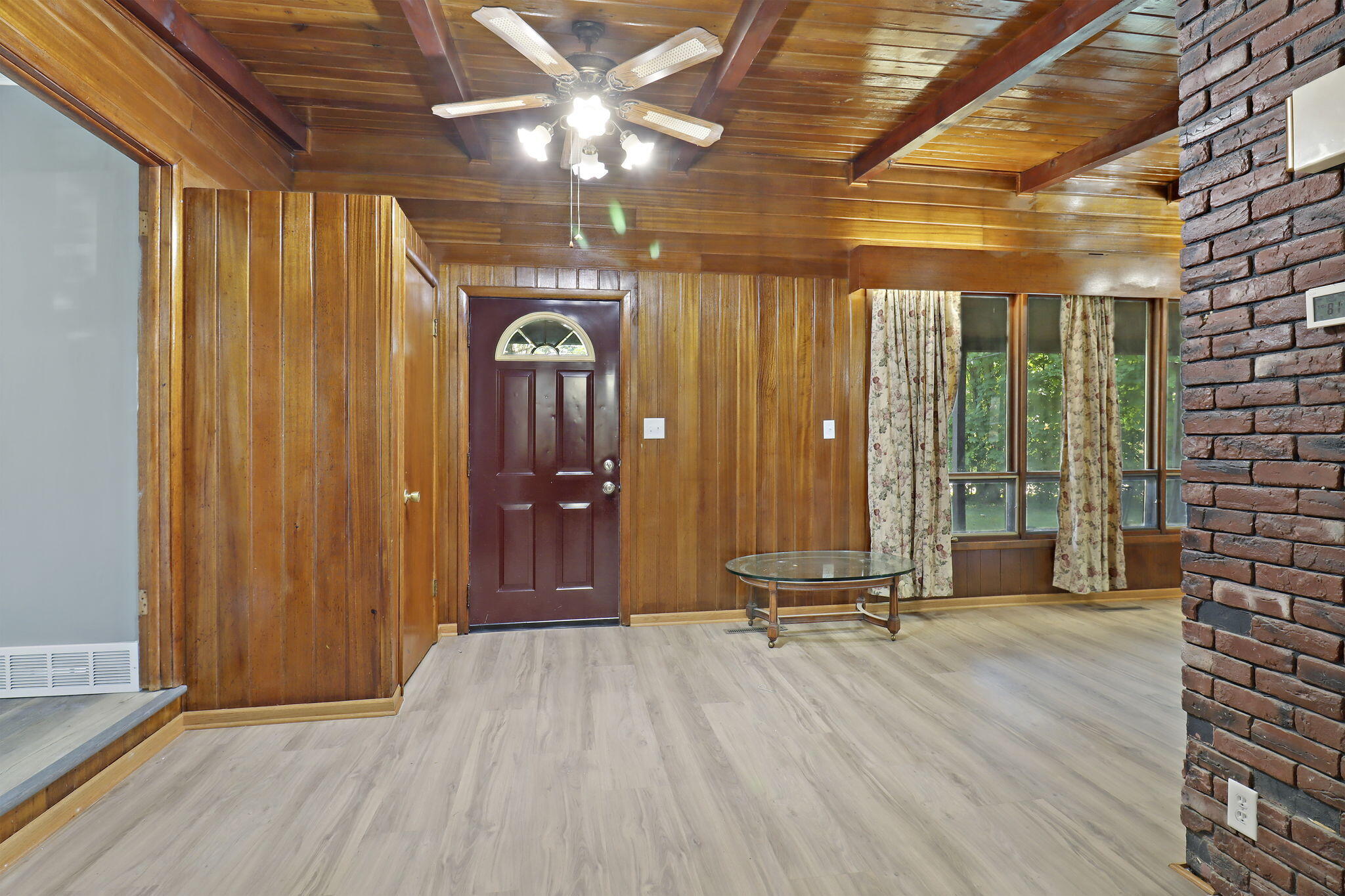 Pleasant Prairie, Wisconsin 53142, United States, 3 Bedrooms Bedrooms, ,2 BathroomsBathrooms,Residential,Active,245432