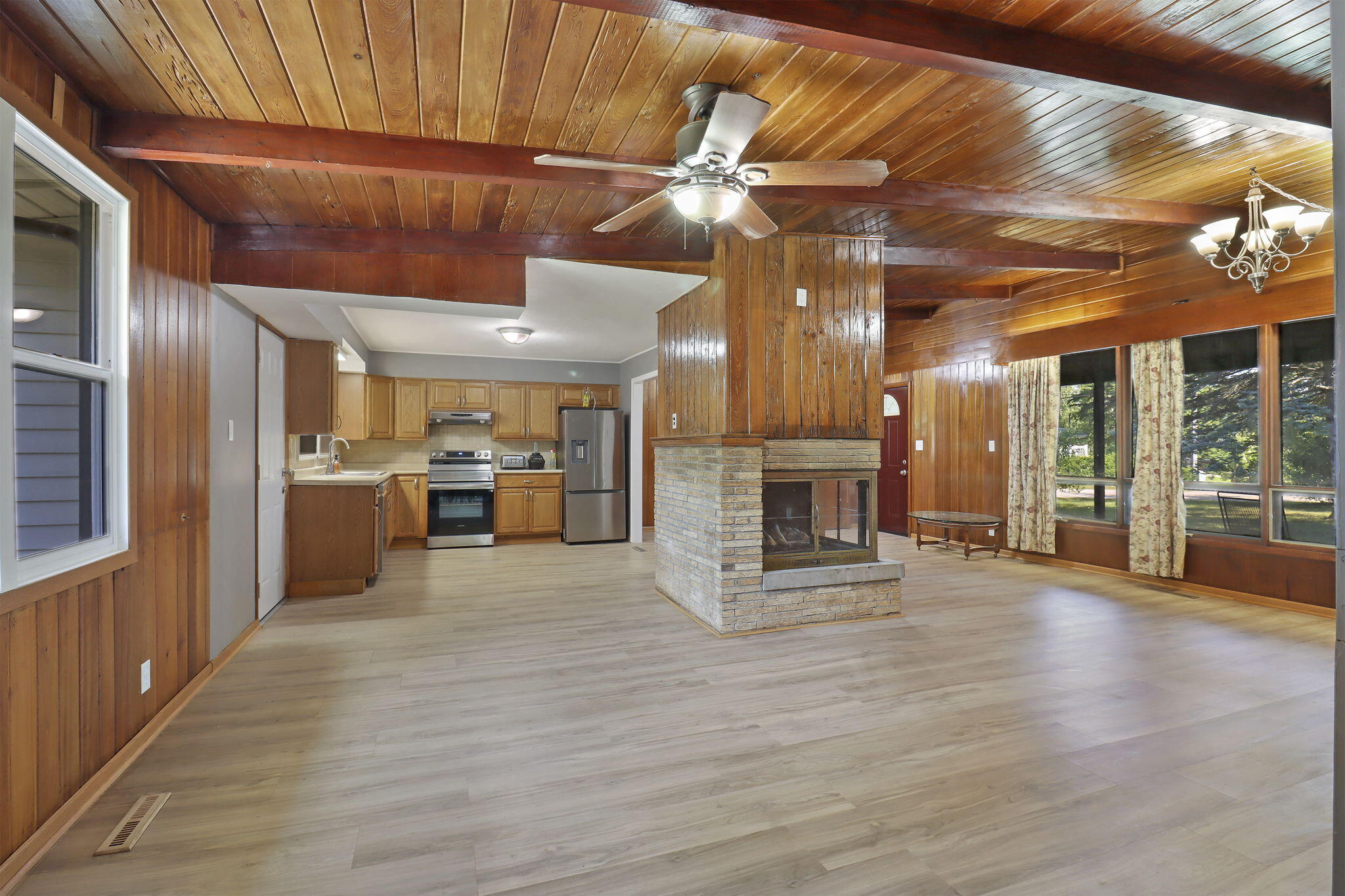 Pleasant Prairie, Wisconsin 53142, United States, 3 Bedrooms Bedrooms, ,2 BathroomsBathrooms,Residential,Active,245432