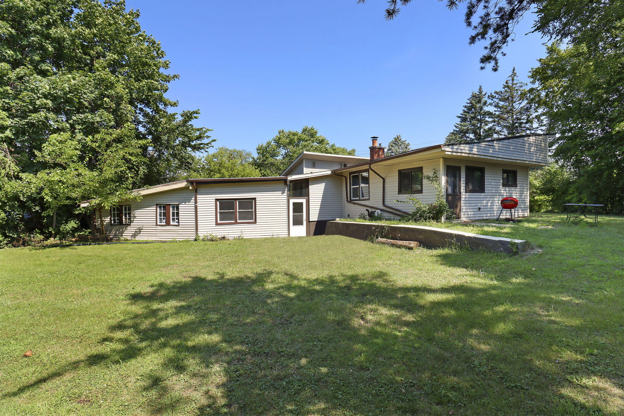 Pleasant Prairie, Wisconsin 53142, United States, 3 Bedrooms Bedrooms, ,2 BathroomsBathrooms,Residential,Active,245432