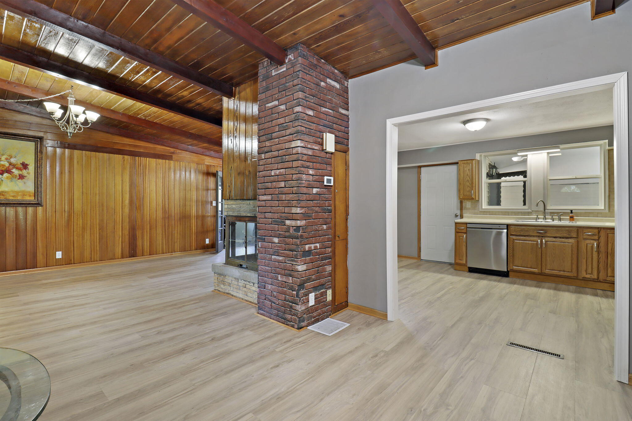 Pleasant Prairie, Wisconsin 53142, United States, 3 Bedrooms Bedrooms, ,2 BathroomsBathrooms,Residential,Active,245432