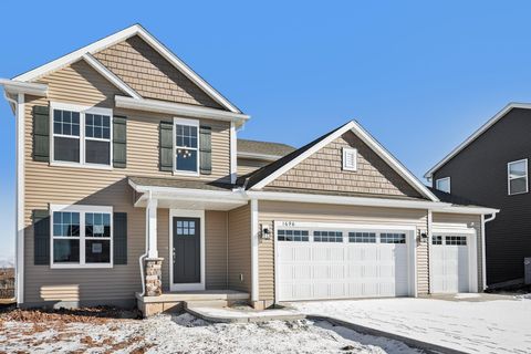 Photo of 1696 Ridgeview Cir, Port Washington, WI 53074 (MLS # 1889411)