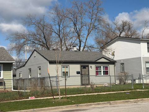 Photo of 6171 N 35th St, Milwaukee, WI 53209 (MLS # 1957137)