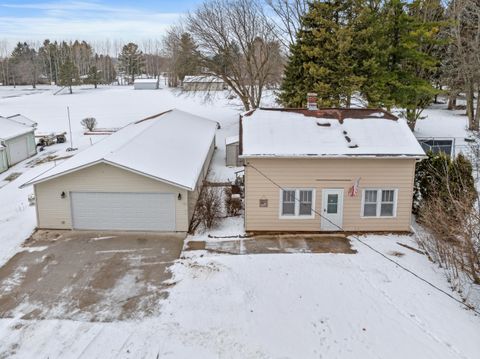 Photo of 702 N 38th St, Sheboygan, WI 53081 (MLS # 1946523)