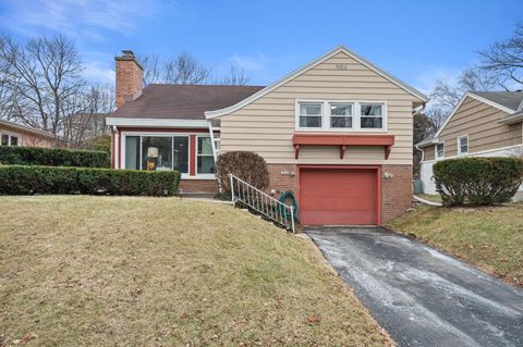 Photo of 10529 W Grantosa Dr, Wauwatosa, WI 53222 (MLS # 1952740)