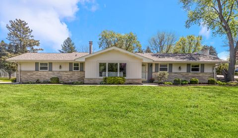 Photo of 3440 Sleepy Hollow Ln, Brookfield, WI 53005 (MLS # 1918335)