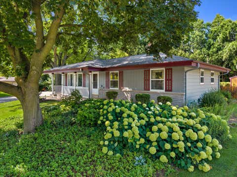 Photo of N85W18195 Lawrence Ave, Menomonee Falls, WI 53051 (MLS # 1975739)
