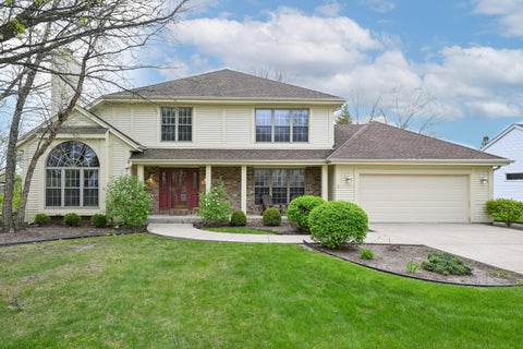 Photo of 6815 S Dory Dr, Franklin, WI 53132 (MLS # 1959706)