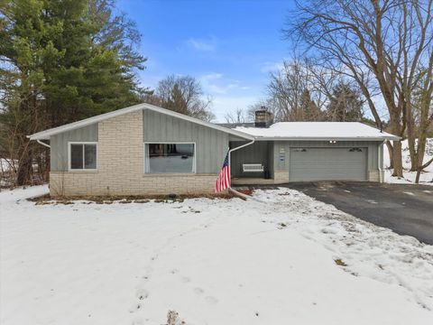 Photo of W269S3616 Merrill Hills Rd, Waukesha, WI 53189 (MLS # 1950030)