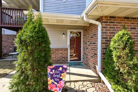 Photo of 200 W Aspen Ct, Oak Creek, WI 53154 (MLS # 1955822)