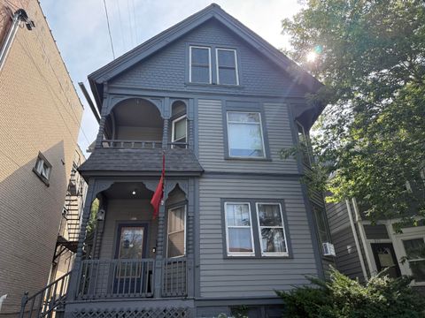 Photo of 615 E Pleasant St, Milwaukee, WI 53202 (MLS # 1949840)