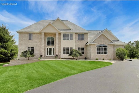 Photo of W4744 Briar Dr, Lafayette, WI 53121 (MLS # 1984824)
