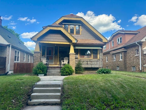 Photo of 2206 S 36th St, Milwaukee, WI 53215 (MLS # 1967266)