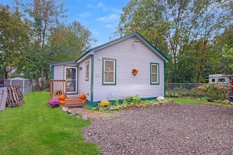 Photo of W941 Hyacinth Rd, Bloomfield, WI 53128 (MLS # 1939247)